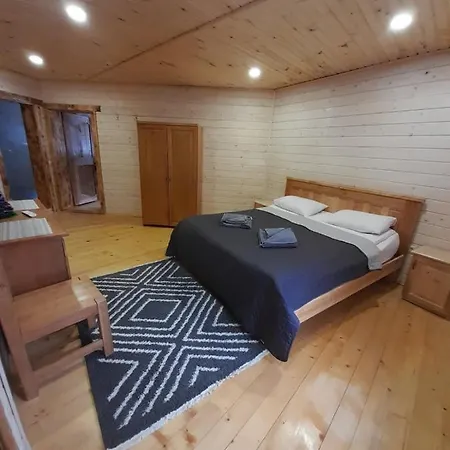 Berloga Pylypets * Pilipets