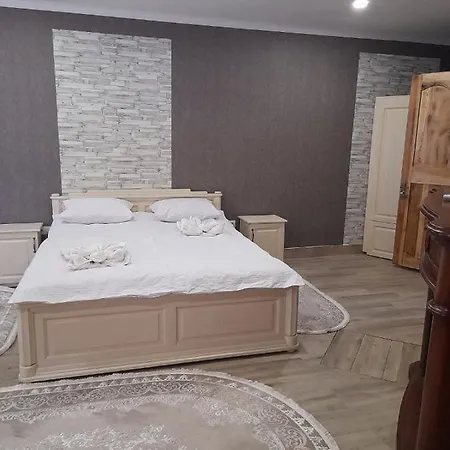 Szálloda Berloga Pylypets *