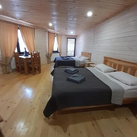 Szálloda Berloga Pylypets