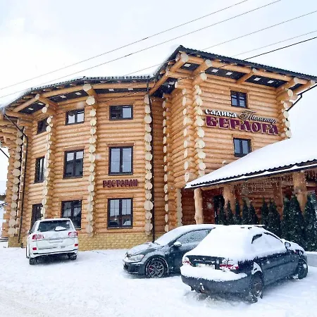 Szálloda Berloga Pylypets