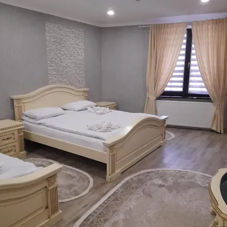 Szálloda Berloga Pylypets