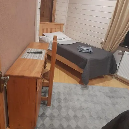 Otel Berloga Pylypets