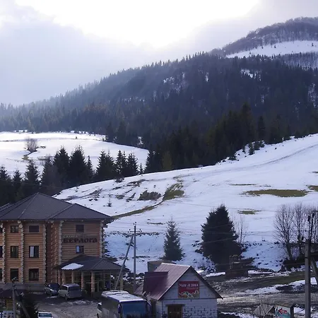 Berloga Pylypets Szálloda *