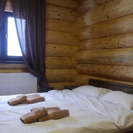 Szálloda Berloga Pylypets